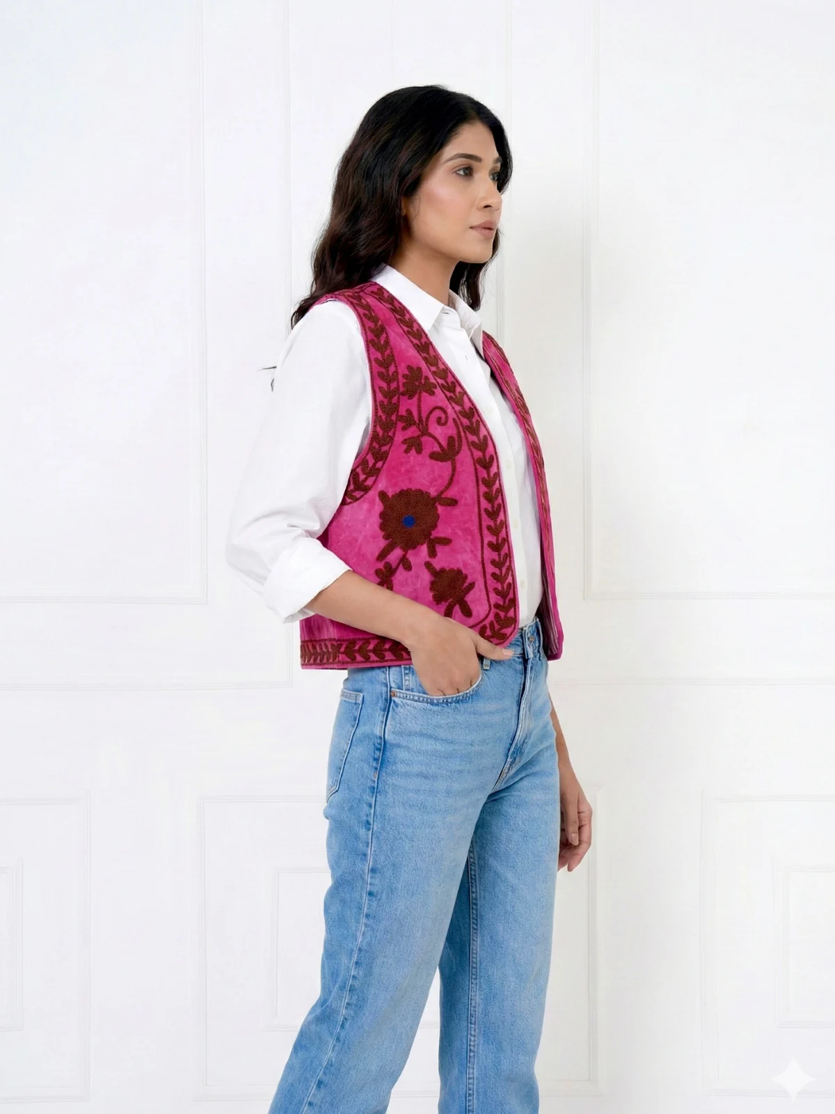 Pink-Embroidered-Velvet-Sleeveless-Jacket-Vest-2