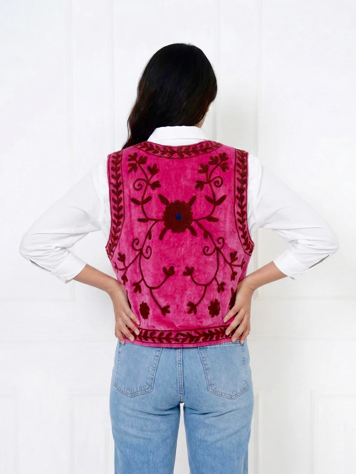 Pink-Embroidered-Velvet-Sleeveless-Jacket-Vest-3
