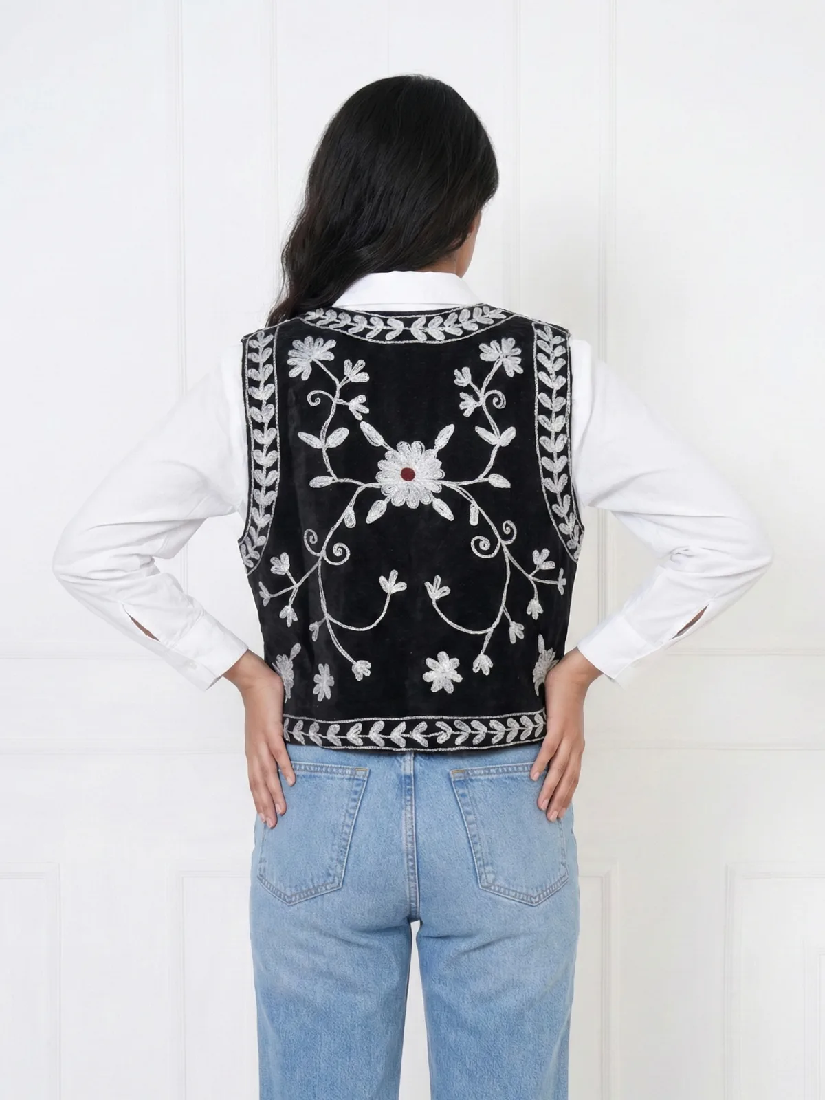 Premium-Black-Velvet-Sleeveless-Jacket-with-Intricate-Embroidery-3